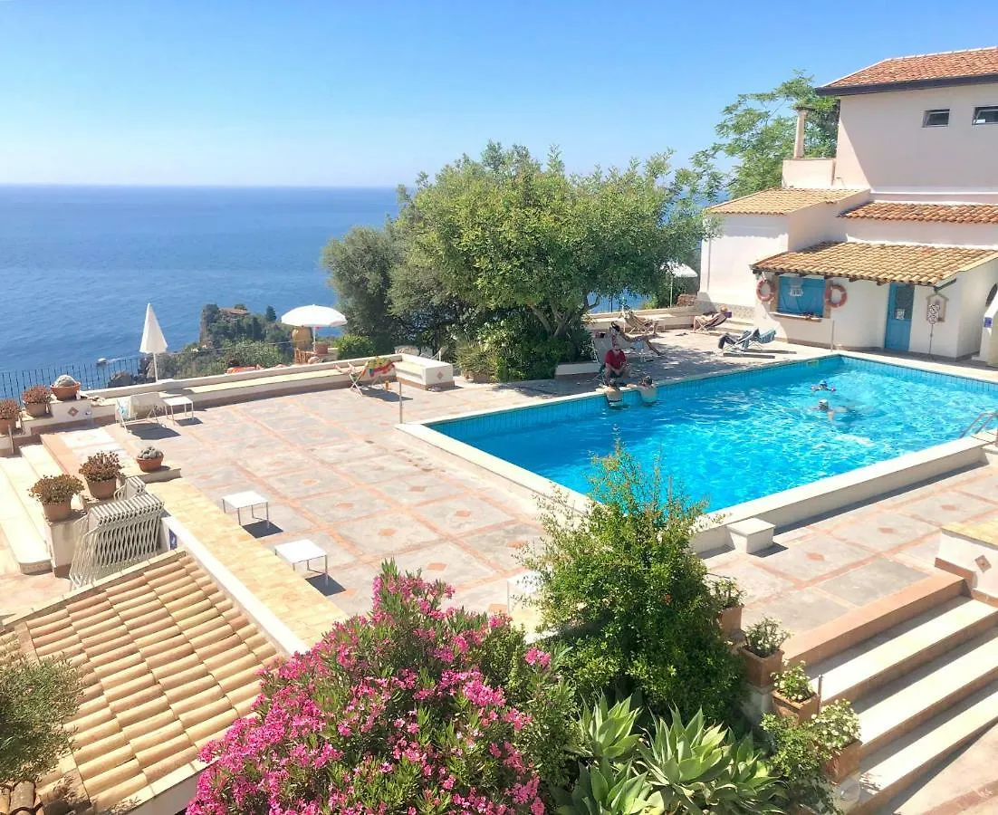Residence Terra Rossa Taormina 3*,